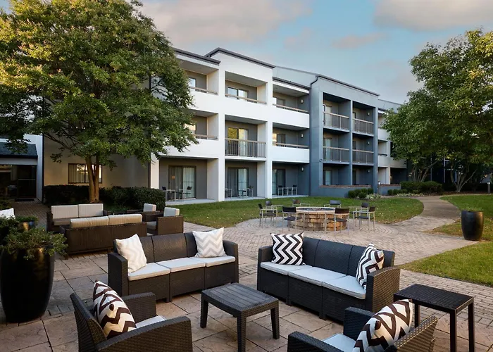Courtyard By Marriott Fairfax Fair Oaks
