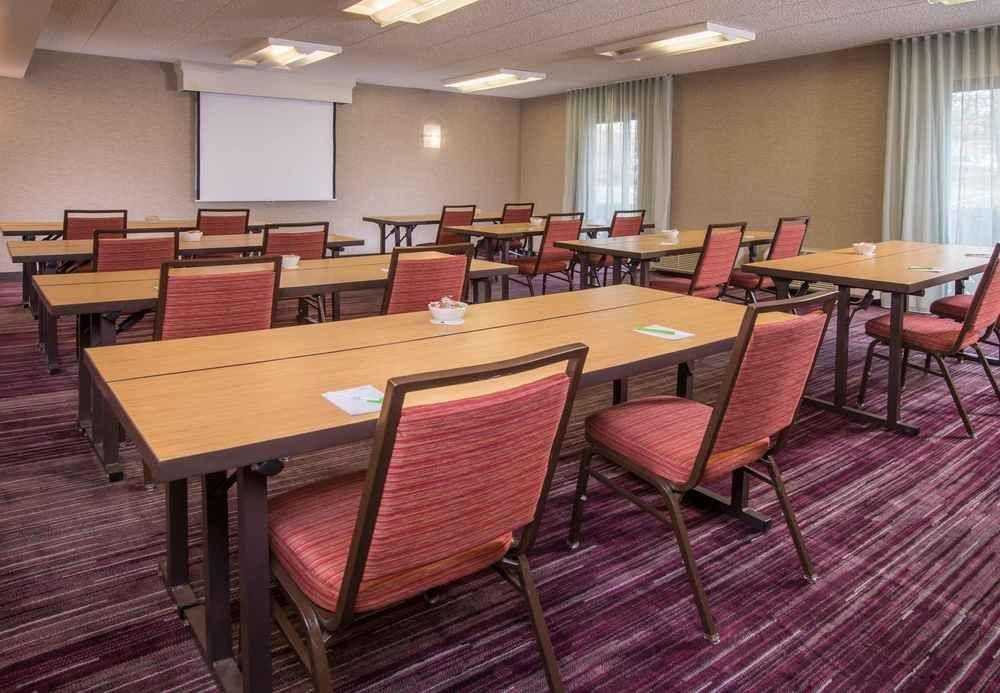 Courtyard By Marriott Fair Oaks Hotel 3*
