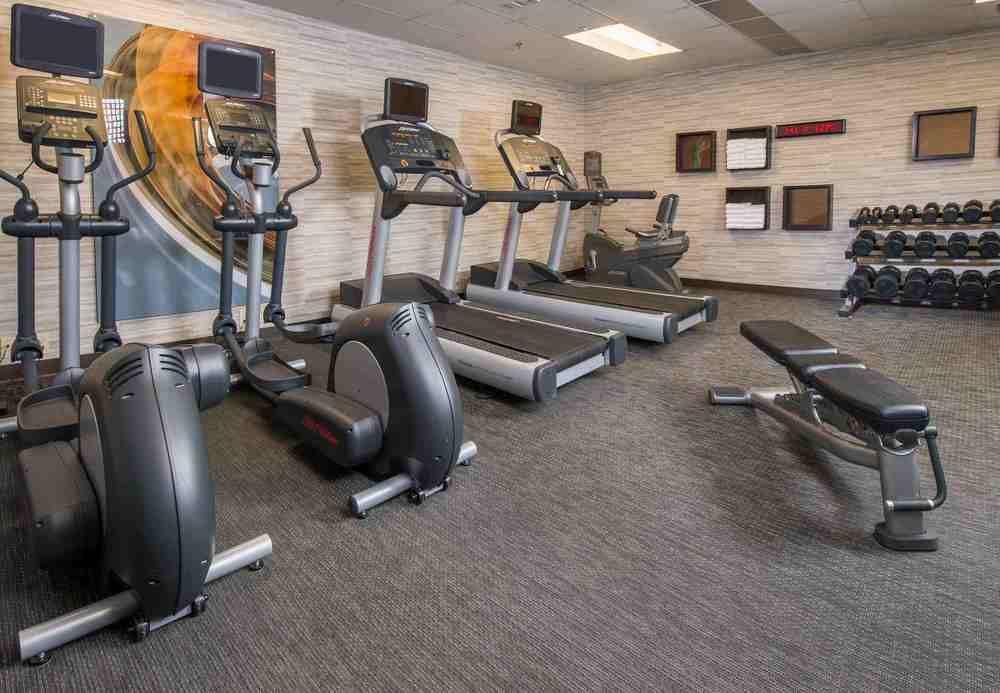 Courtyard By Marriott Fair Oaks Hotel