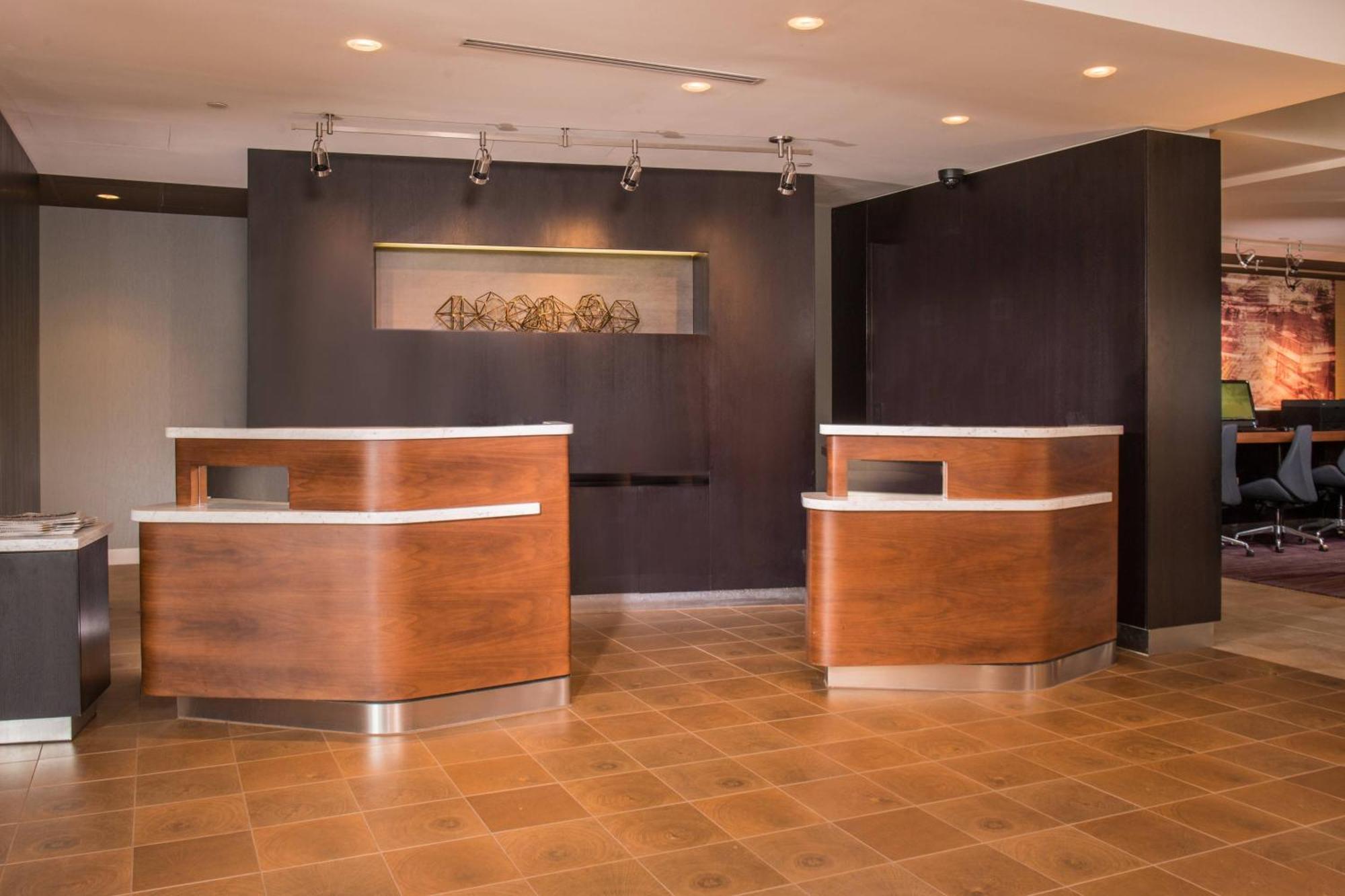 Courtyard By Marriott Fair Oaks 3*