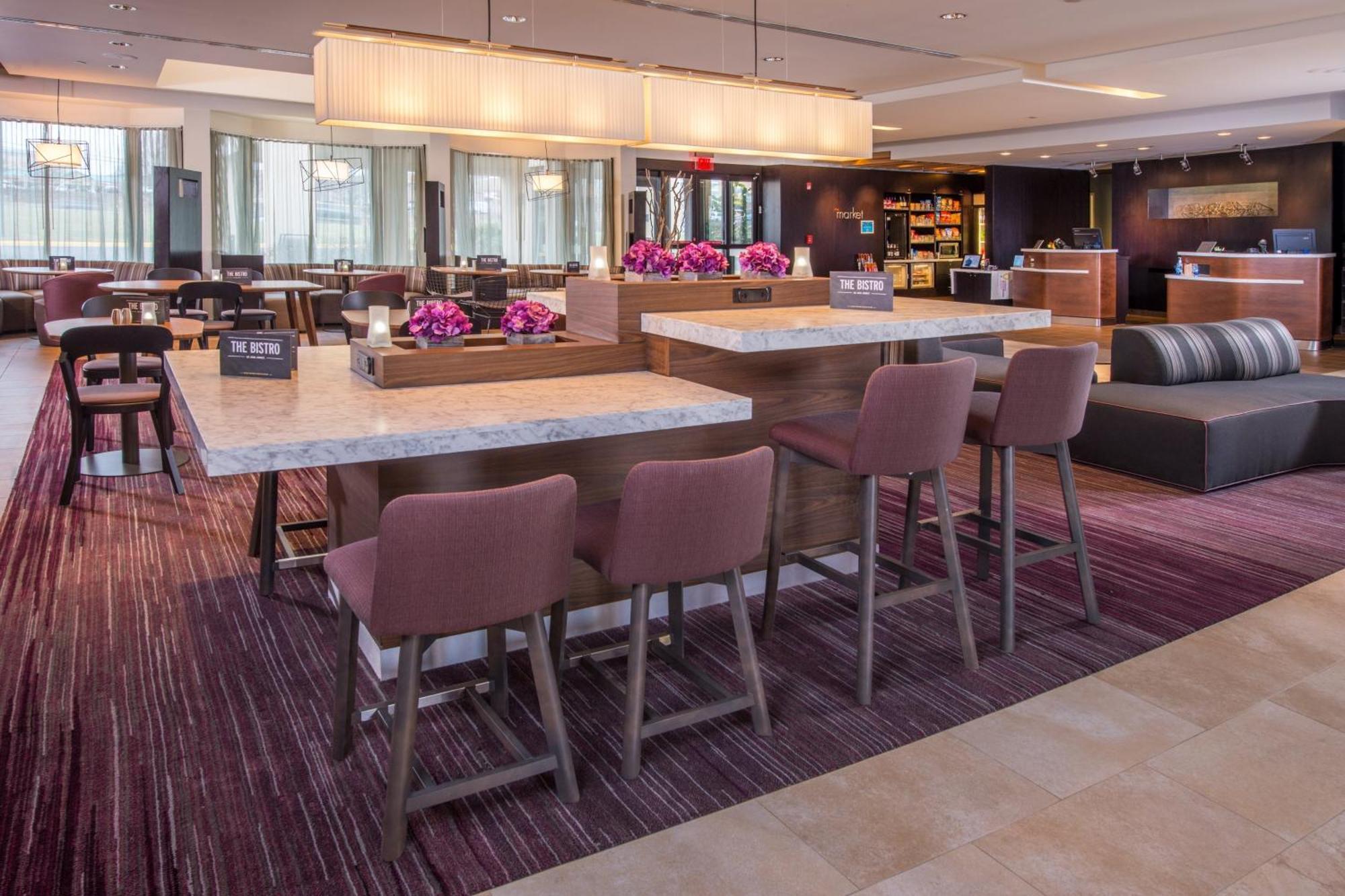 Hotel Courtyard By Marriott Fair Oaks