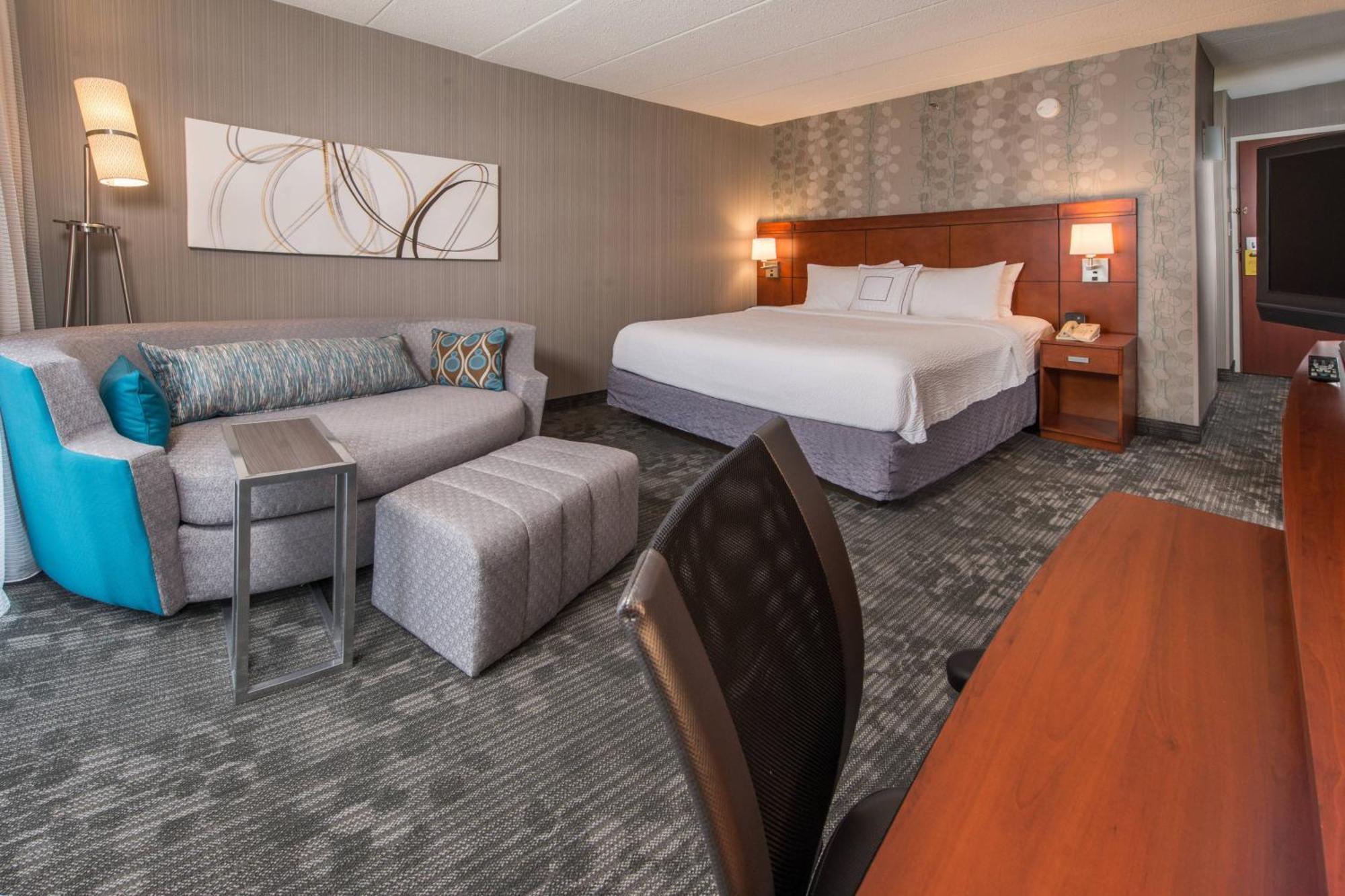 Courtyard By Marriott Fair Oaks 3*