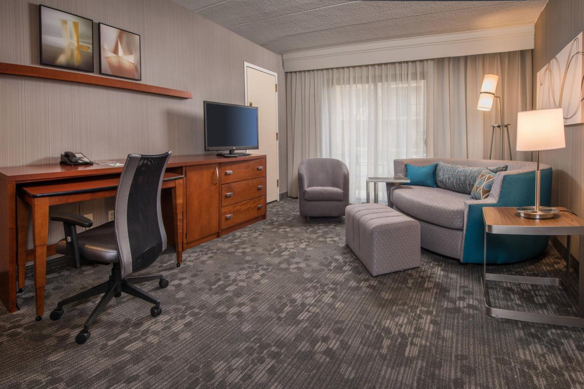 Hotel Courtyard By Marriott Fair Oaks
