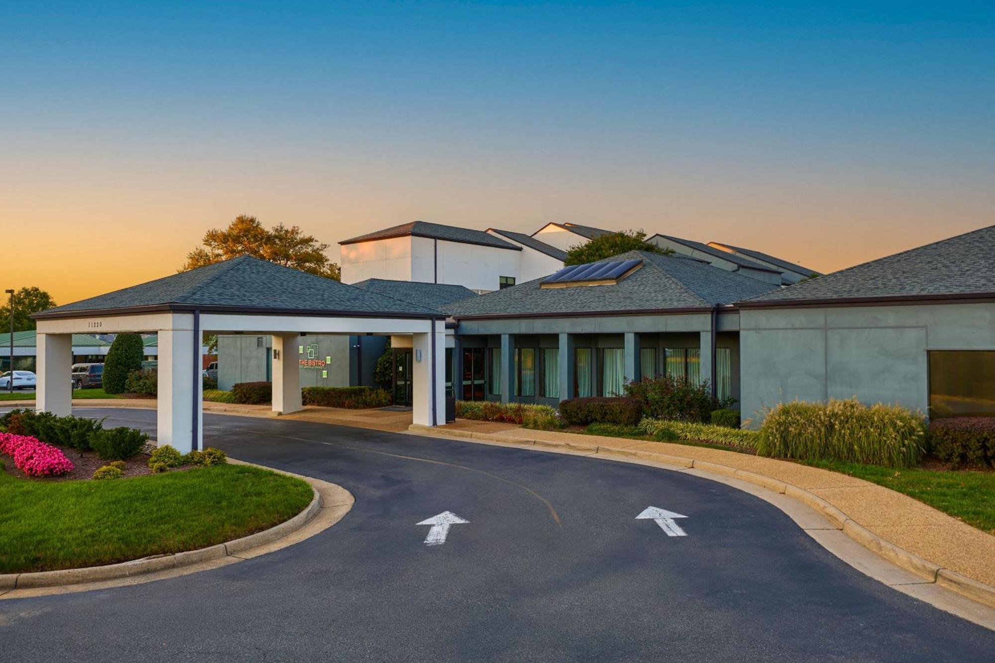 Courtyard By Marriott Fair Oaks