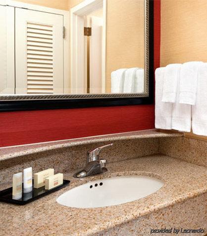 Courtyard By Marriott Fair Oaks