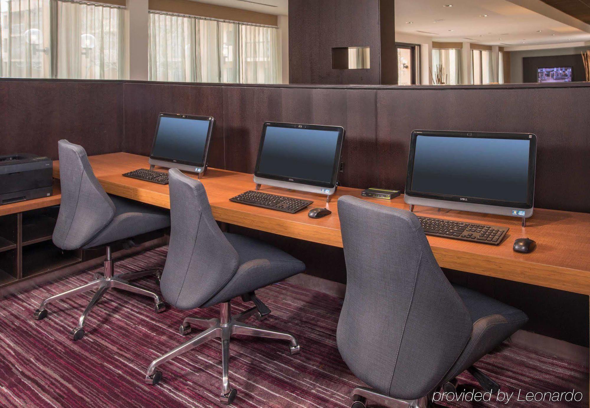 Courtyard By Marriott Fair Oaks