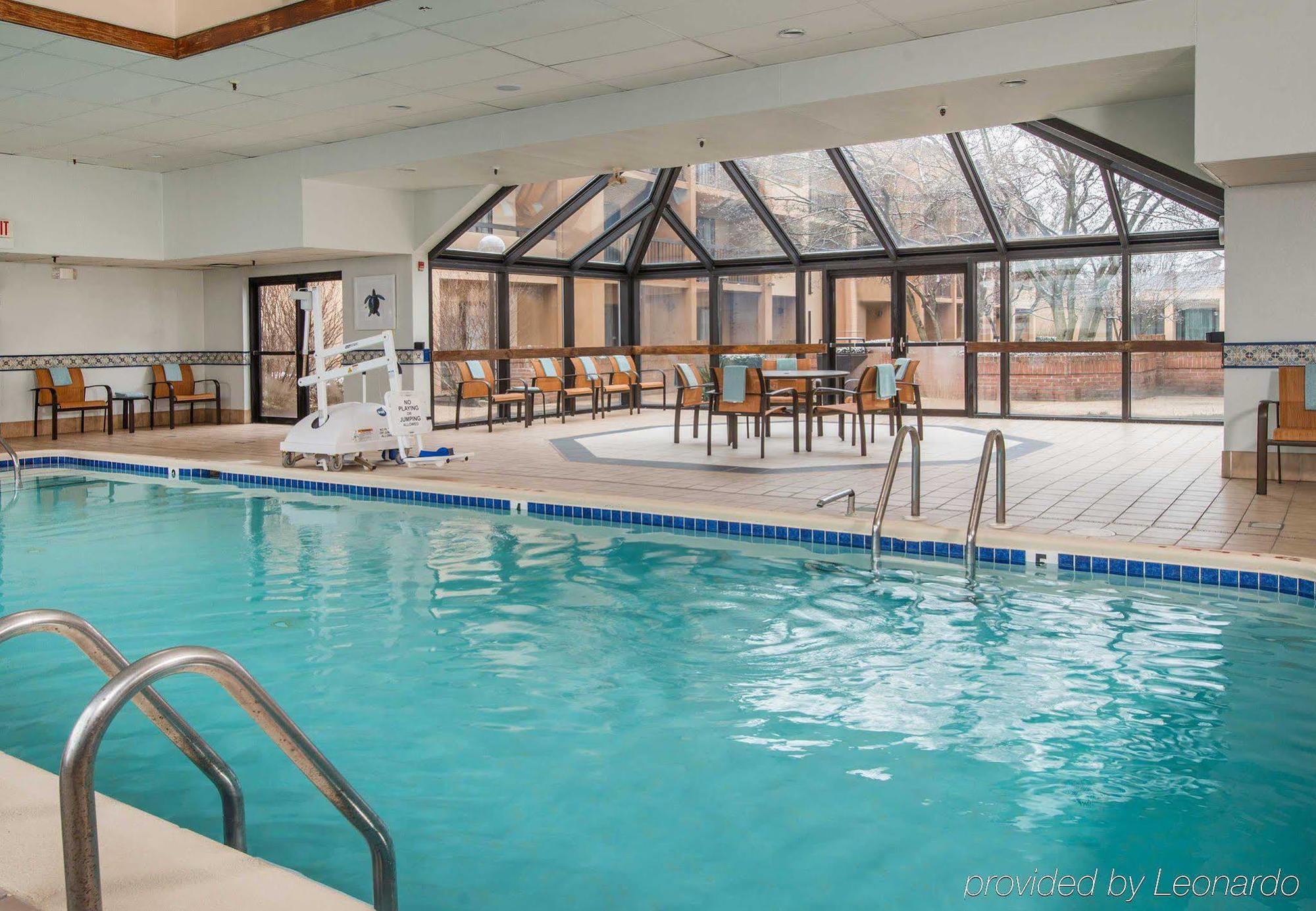 Courtyard By Marriott Fair Oaks 3*