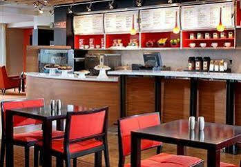 Courtyard By Marriott Fair Oaks 3*